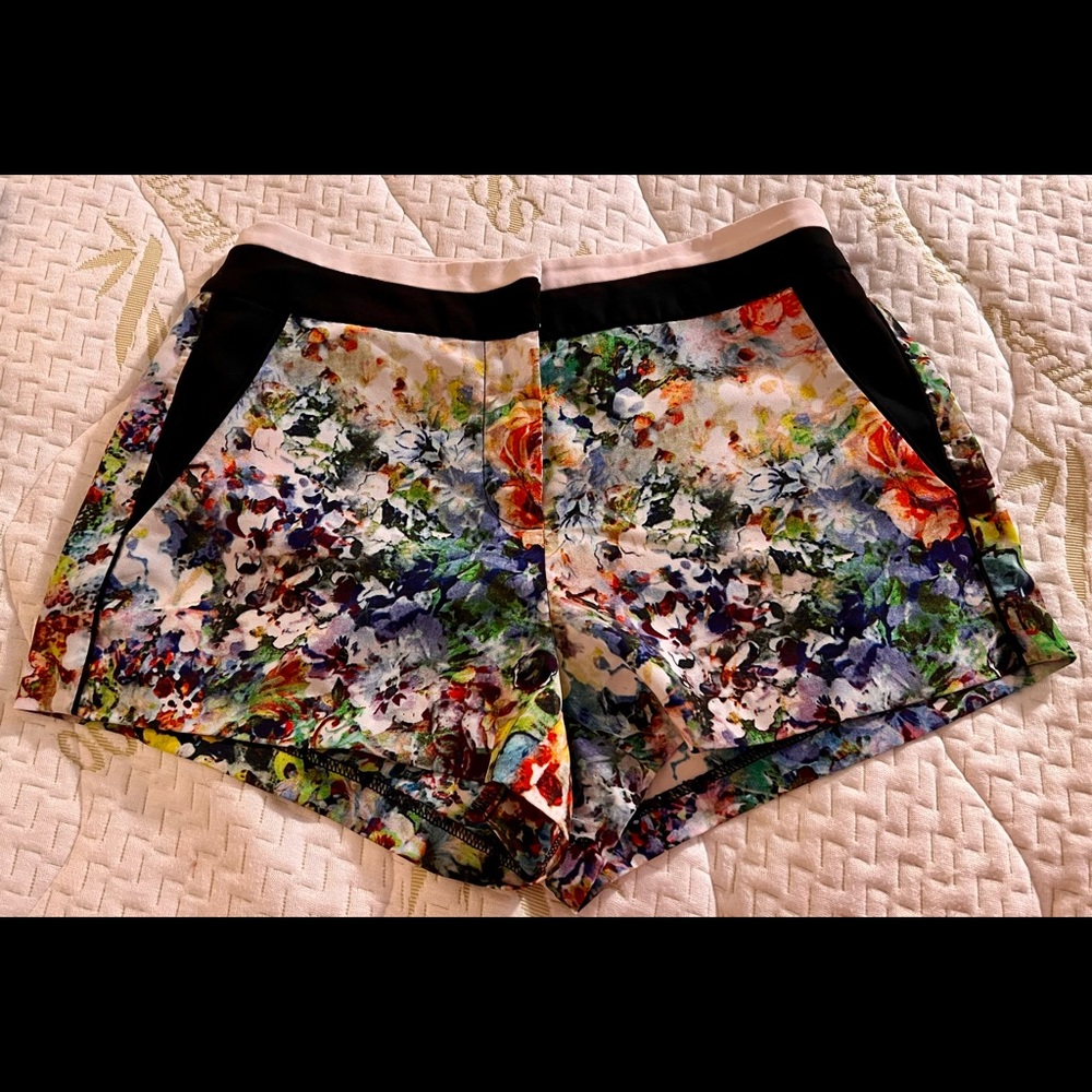 •Assorted photos•Forever 21 shorts•size Xs